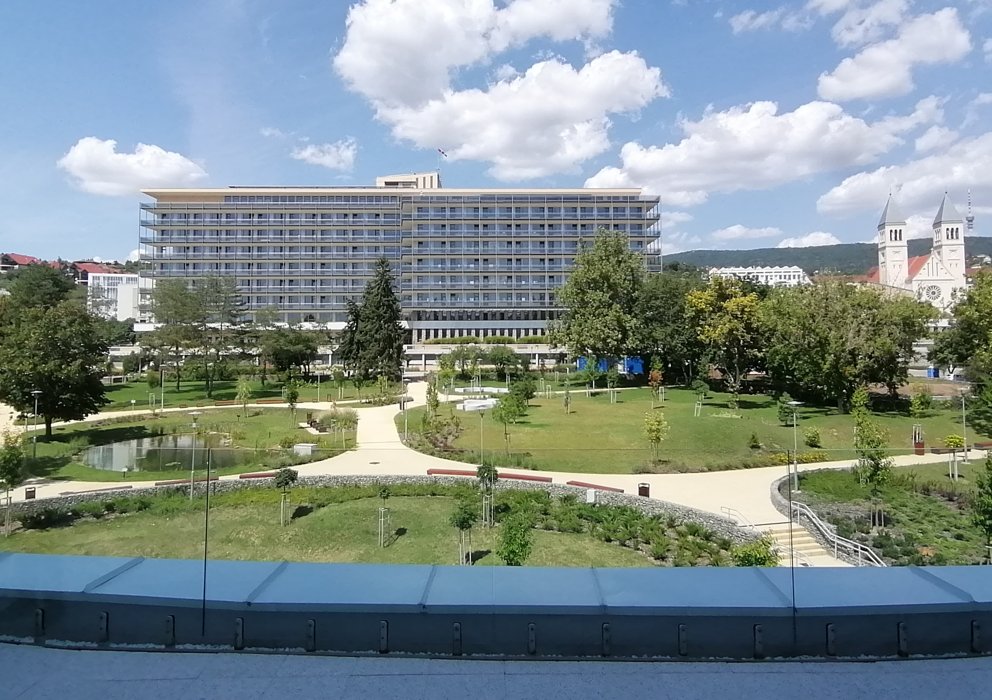 PTE Klinikai Központ 400 ágyas